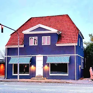  Penzion 'blue House' In Vintage Villa&garden