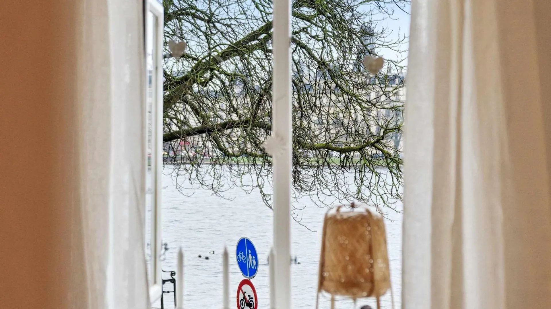 Modern Comfort In Copenhagen'S Coolest District Daire