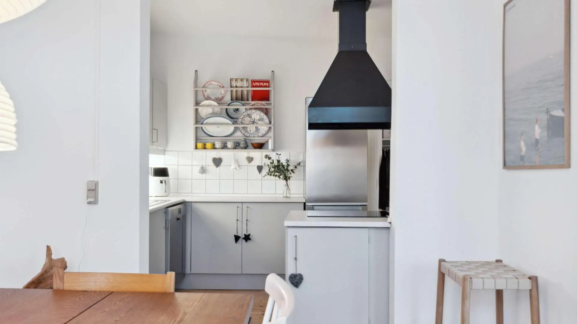 Modern Comfort In Copenhagen'S Coolest District Apartment
